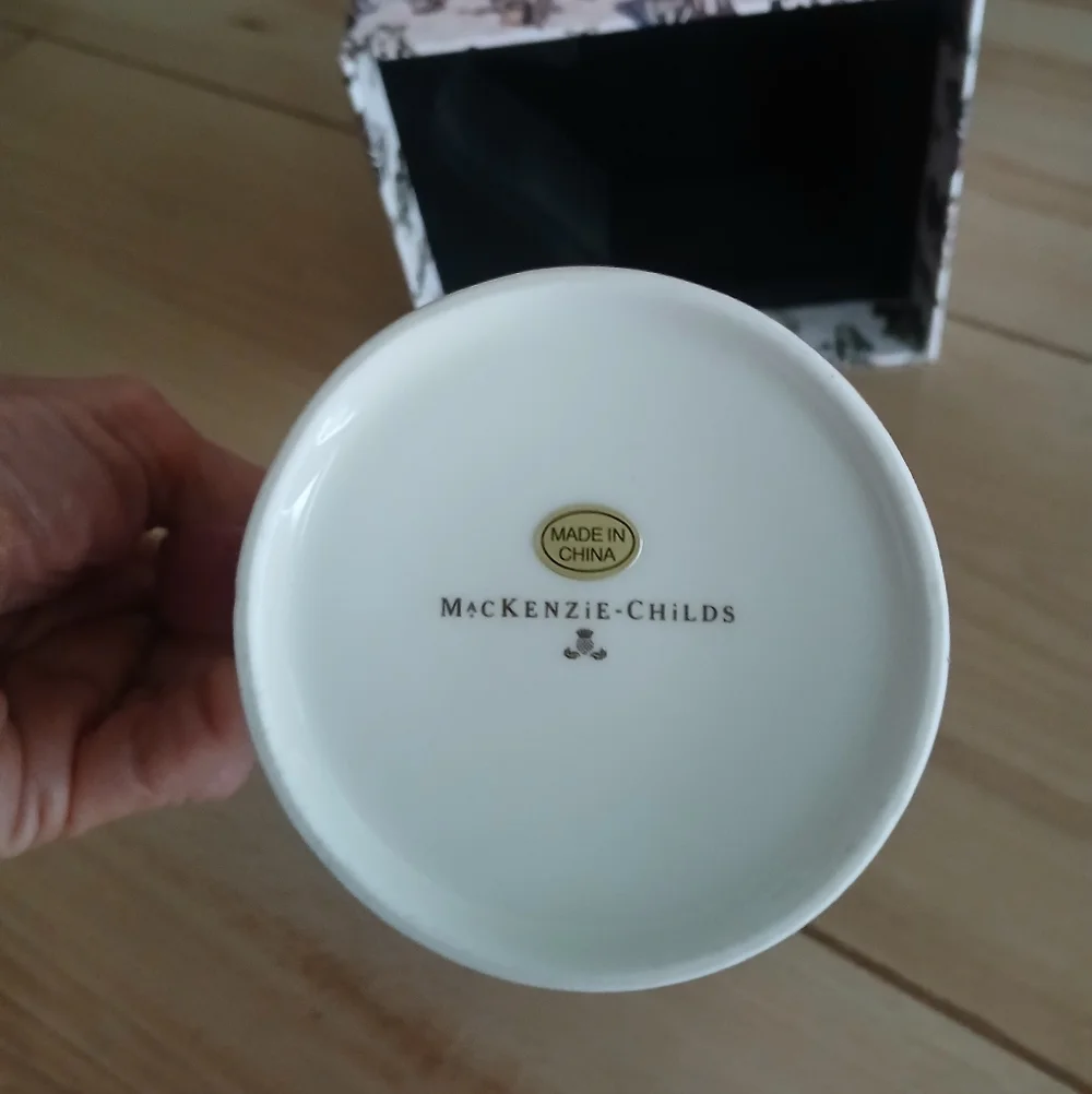 MacKenzie-Childs Brand New Mug "Alice In Wonderland" Duchess Mug - Picture 5 of 7